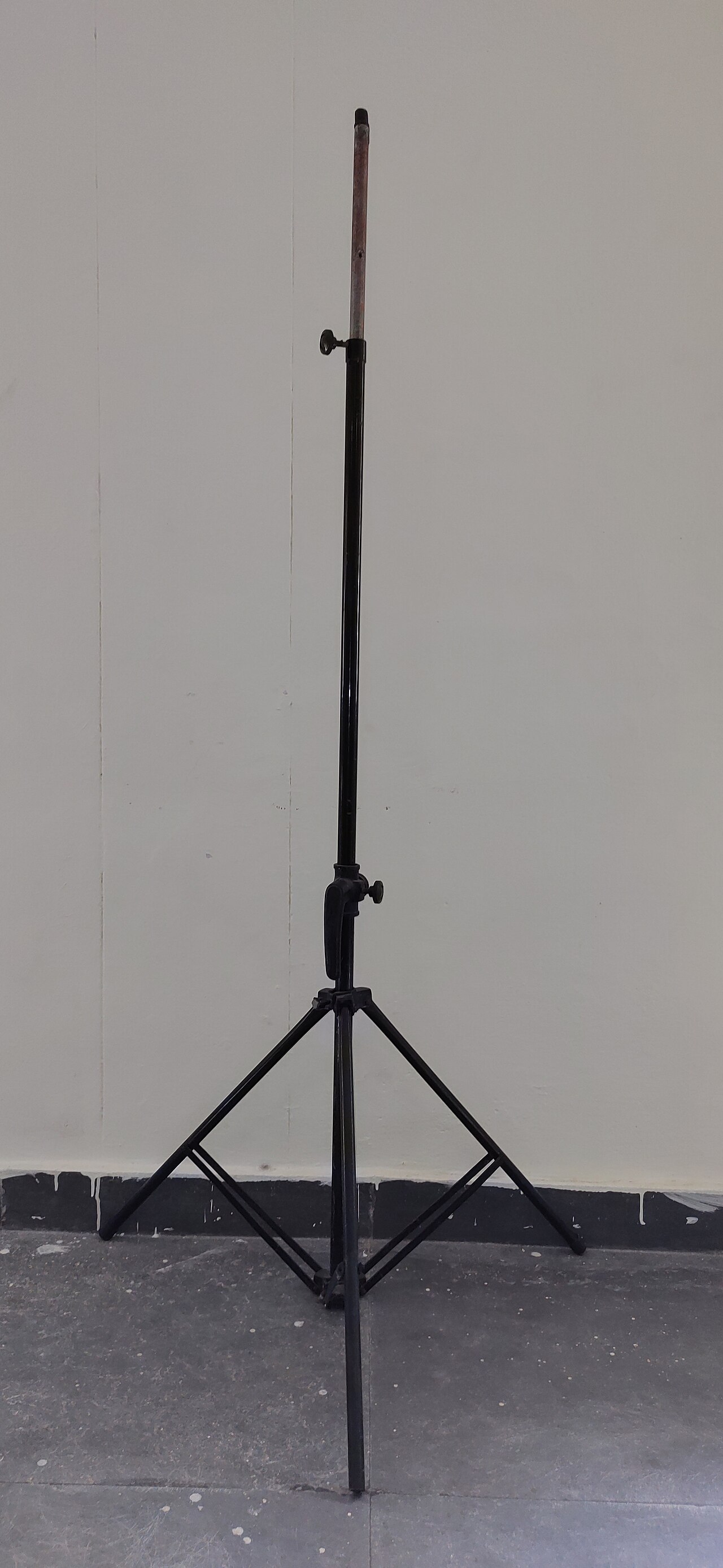 Экран на штативе 120" матовый