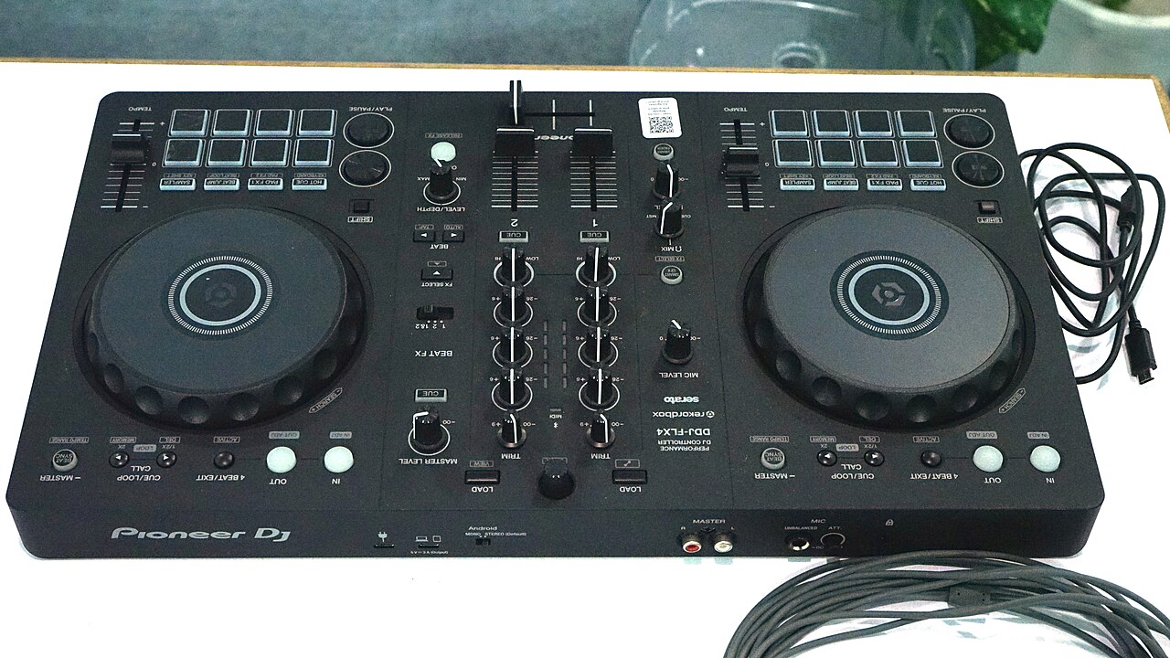 DJ-контроллер Pioneer DDJ-FLX4